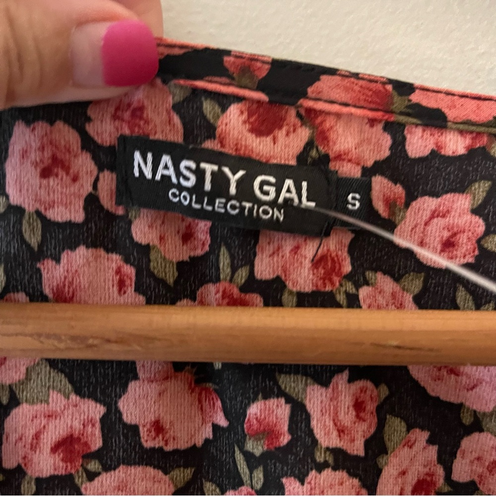 Nasty Gal Floral Wrap Mini Dress Puff Sleeve V Neck Black Pink Roses Y2K Small - Picture 3 of 8